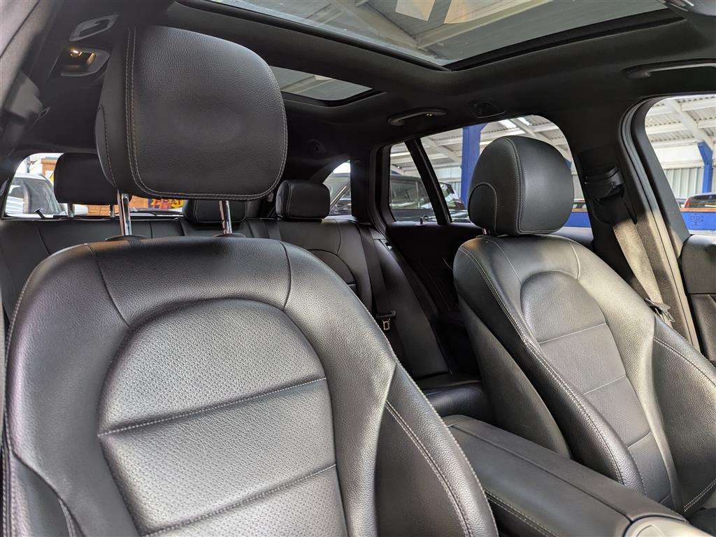 <p>2018 MERCEDES-BENZ C 250 AMG LINE PREMIUM +</p>