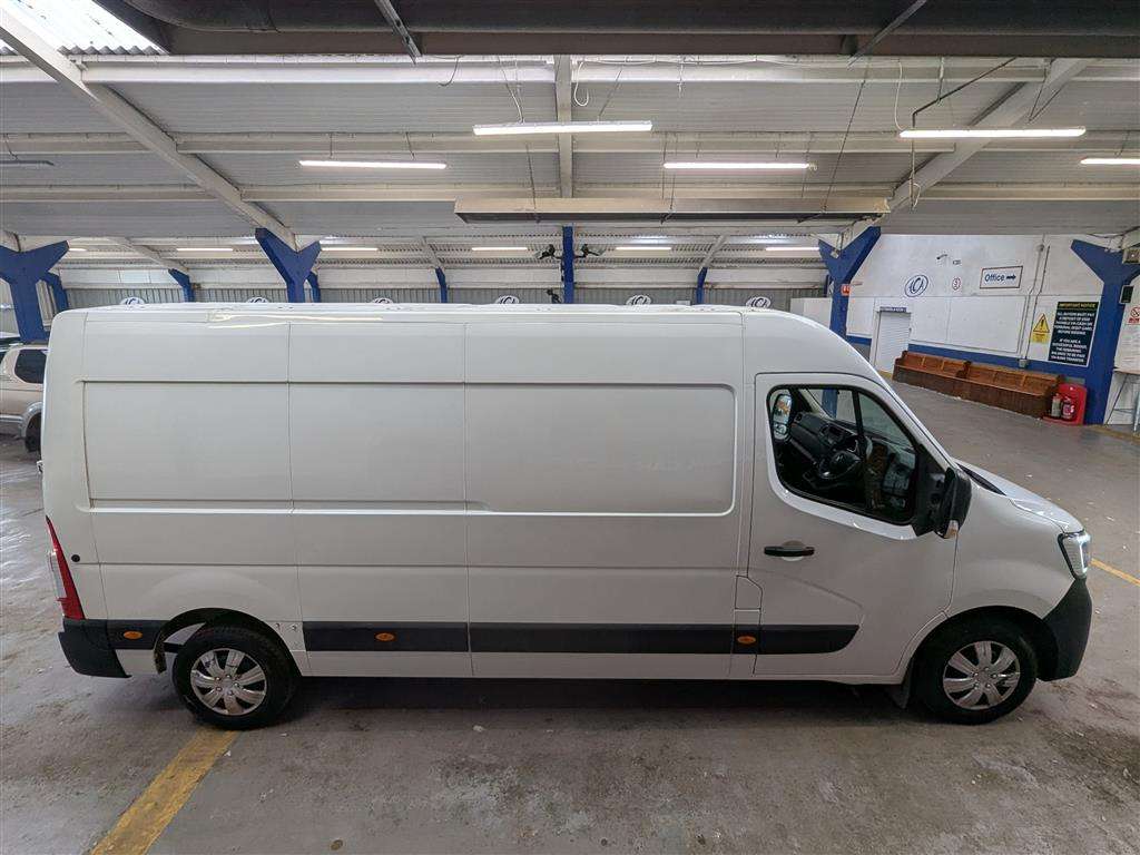 <p>2022 RENAULT MASTER LM35 BUSINESS+ BLU</p>