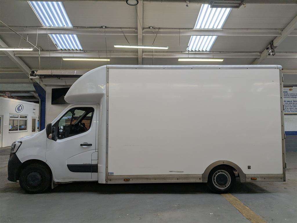 <p>2022 RENAULT MASTER LL35 BUSINESS BLUE</p>