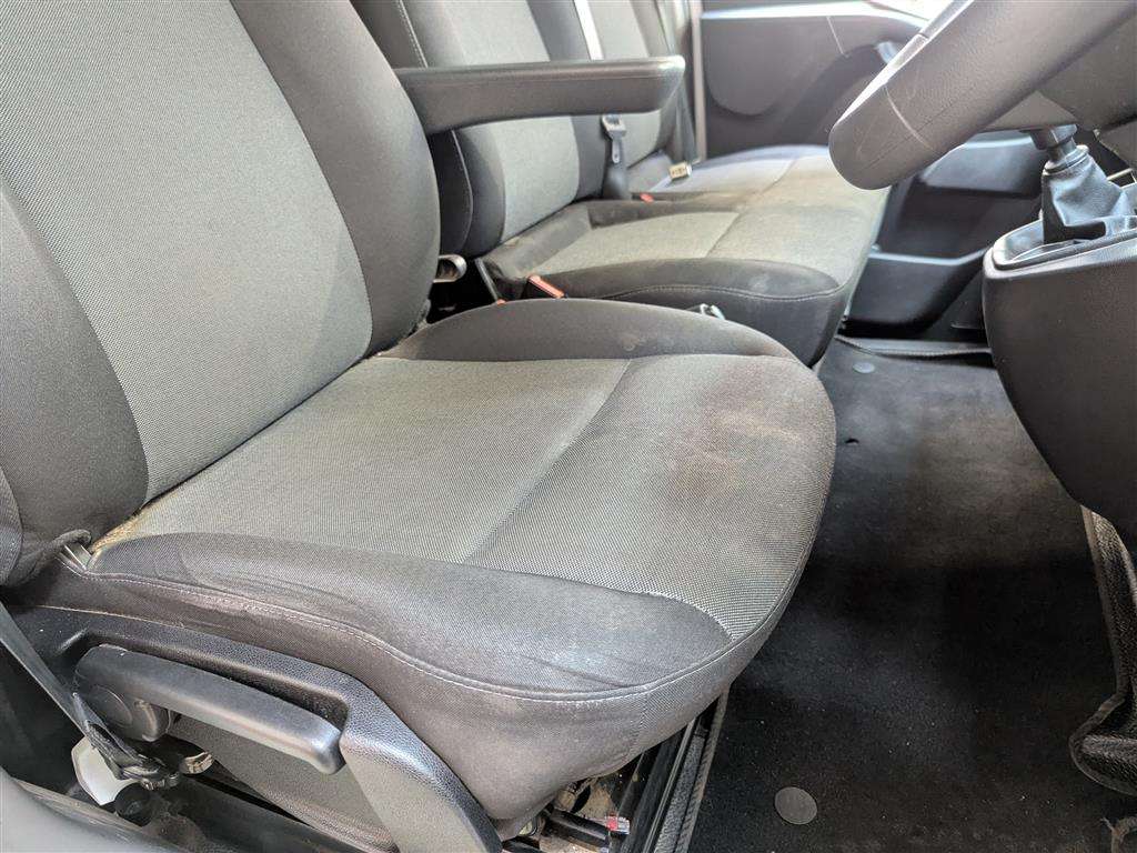 <p>2022 RENAULT MASTER LL35 BUSINESS BLUE</p>