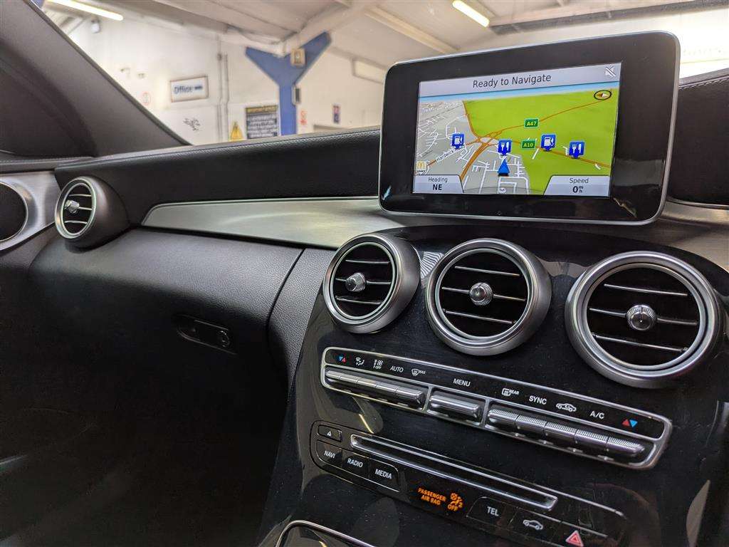 <p>2014 MERCEDES-BENZ C220 AMG LINE BLUETEC AUT</p>