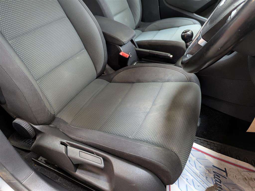 <p>2011 VOLKSWAGEN GOLF MATCH TDI</p>