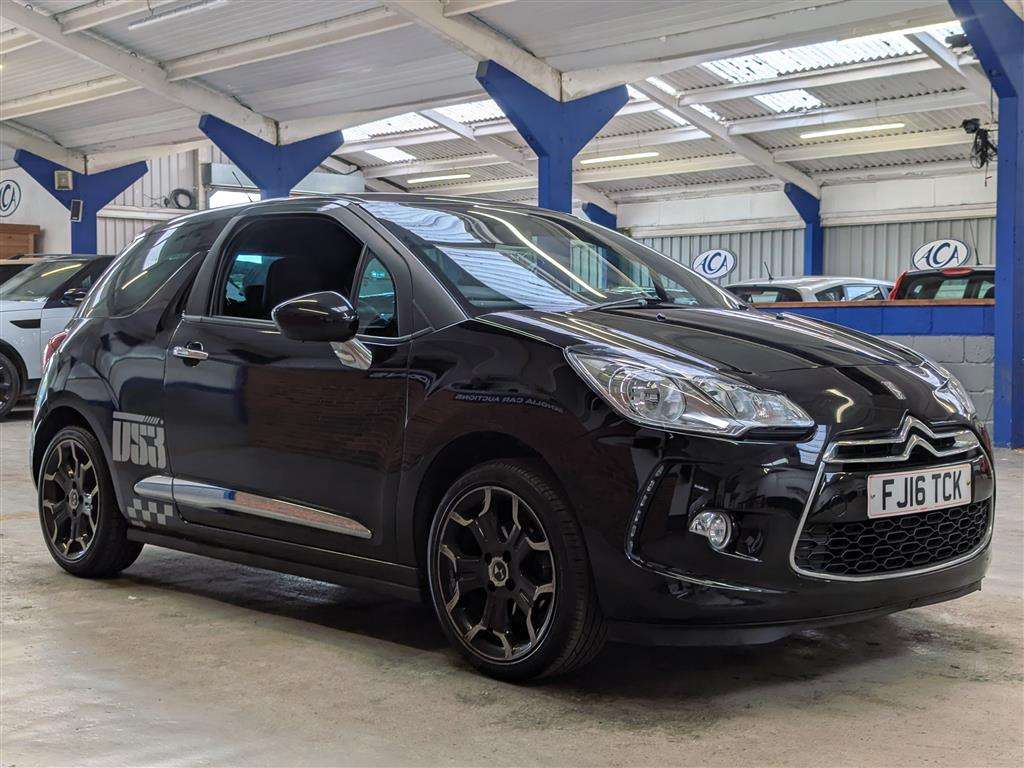<p>2016 DS DS3 DSTYLE PURETECH</p>
