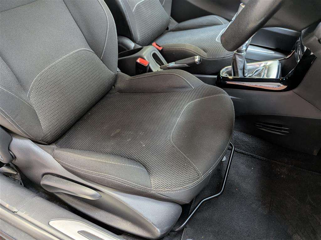 <p>2016 DS DS3 DSTYLE PURETECH</p>