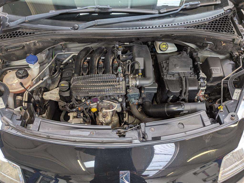 <p>2016 DS DS3 DSTYLE PURETECH</p>