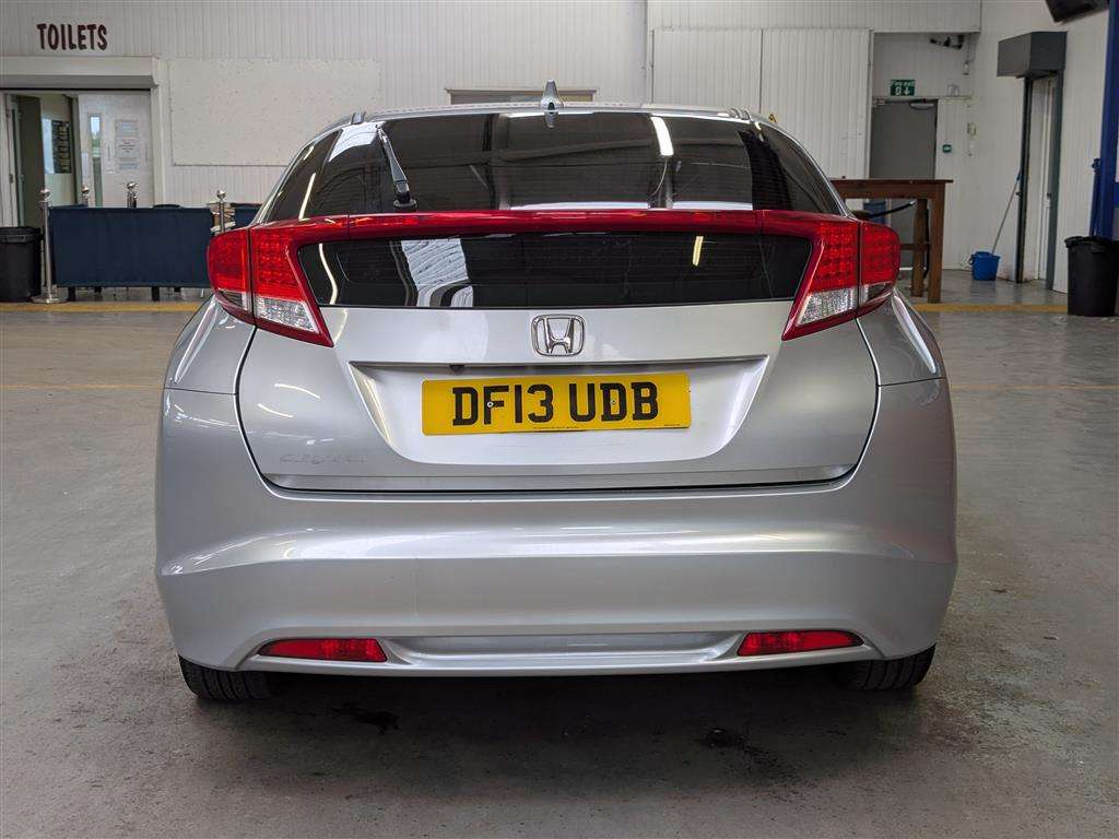 <p>2013 HONDA CIVIC I-DTEC ES</p>