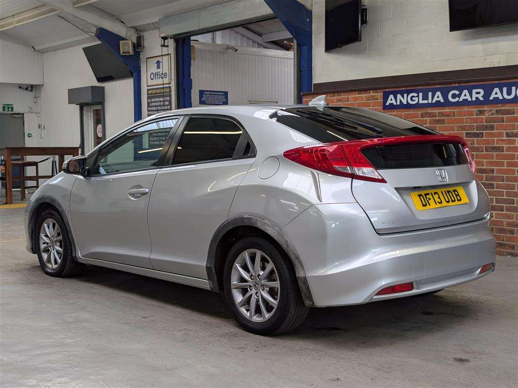 <p>2013 HONDA CIVIC I-DTEC ES</p>