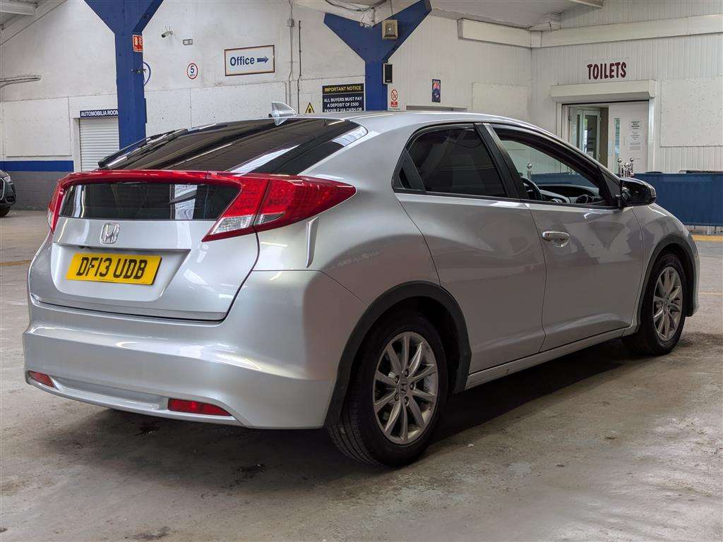 <p>2013 HONDA CIVIC I-DTEC ES</p>