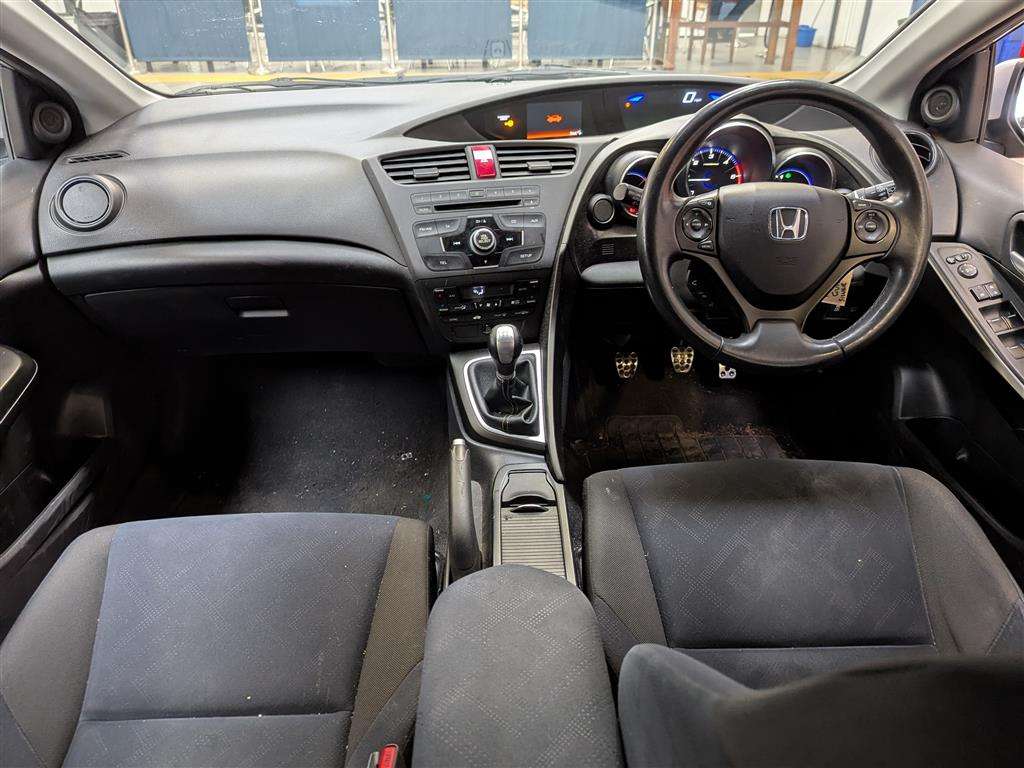 <p>2013 HONDA CIVIC I-DTEC ES</p>