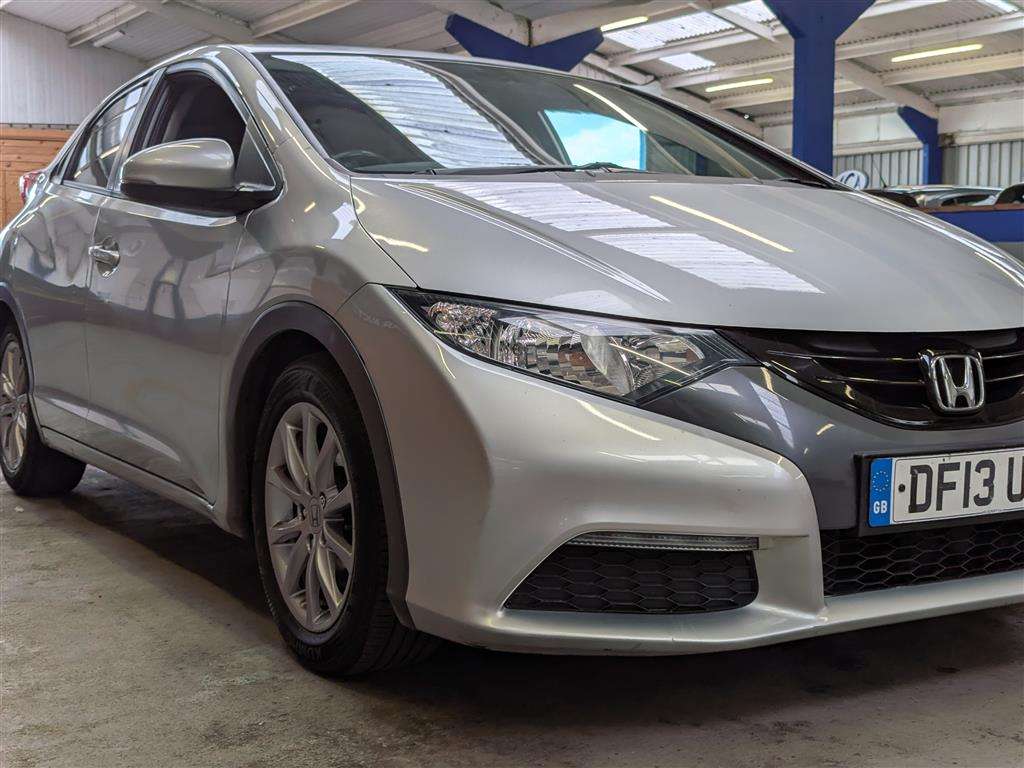 <p>2013 HONDA CIVIC I-DTEC ES</p>
