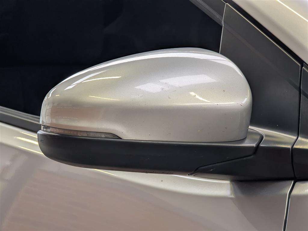 <p>2013 HONDA CIVIC I-DTEC ES</p>