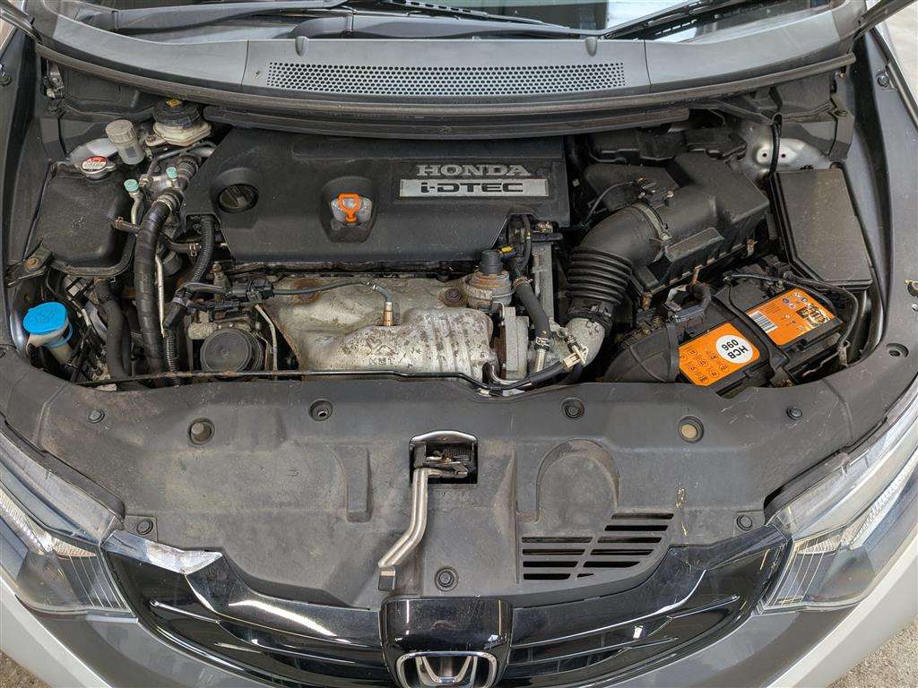 <p>2013 HONDA CIVIC I-DTEC ES</p>