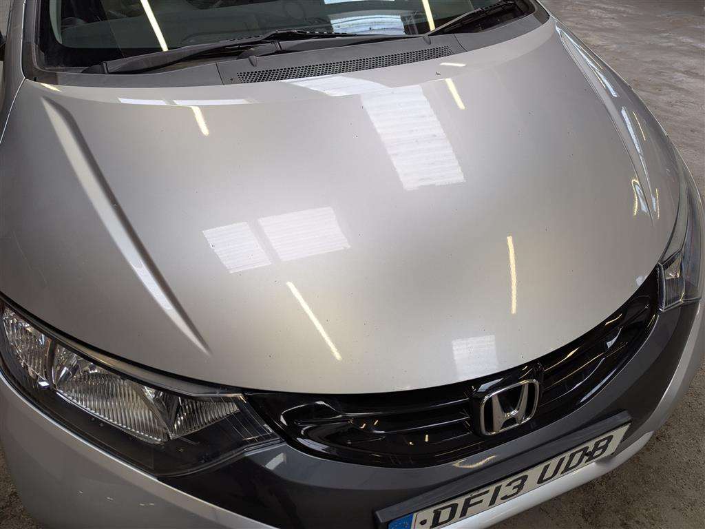 <p>2013 HONDA CIVIC I-DTEC ES</p>