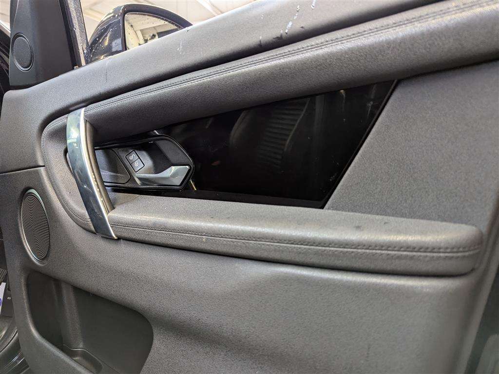<p>2019 LAND ROVER DISCOVERY SPORT S D AUTO</p>