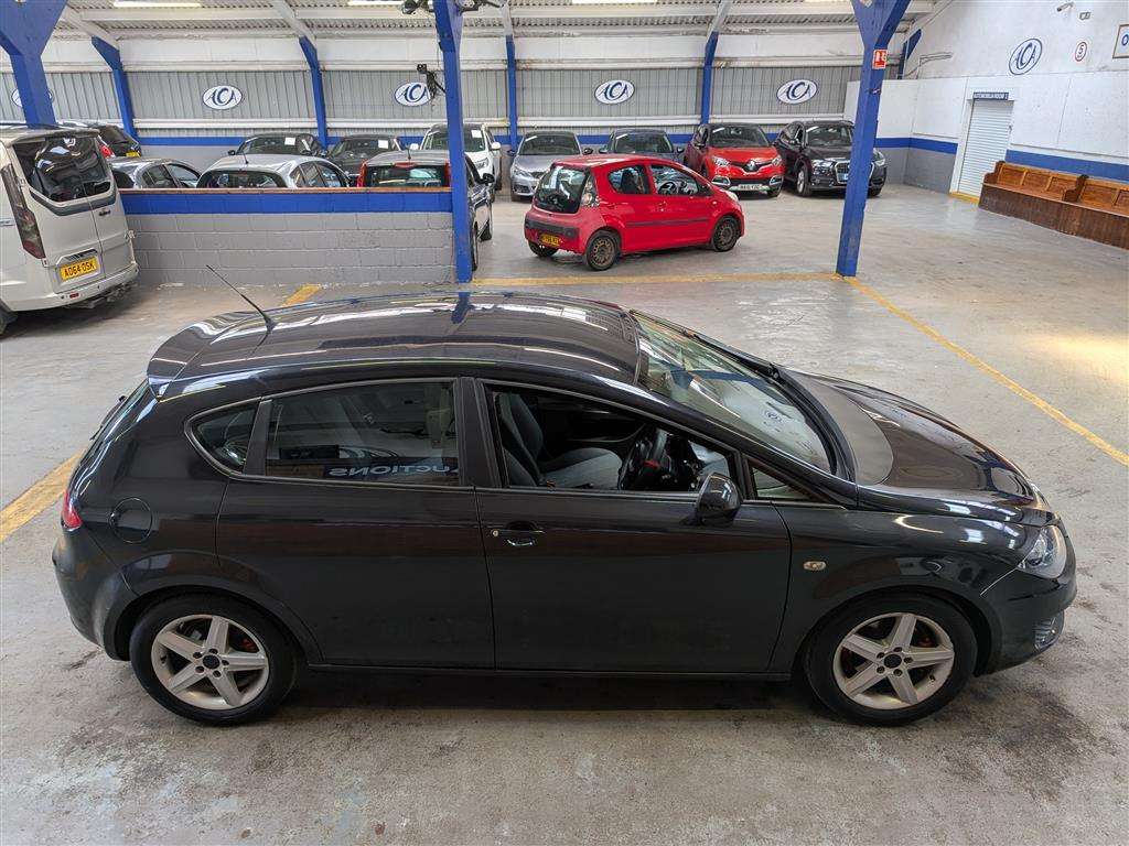 <p>2010 SEAT LEON S EMOCION CR TDI</p>