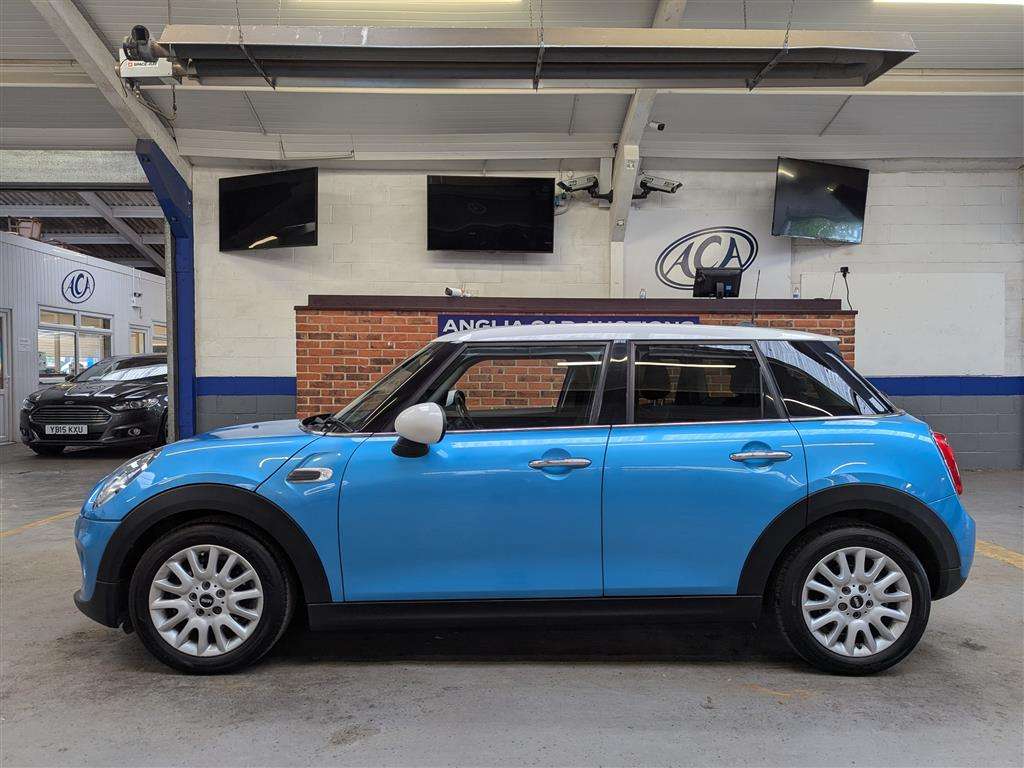 <p>2014 MINI COOPER D</p>