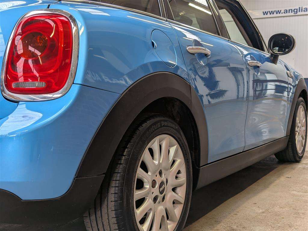 <p>2014 MINI COOPER D</p>