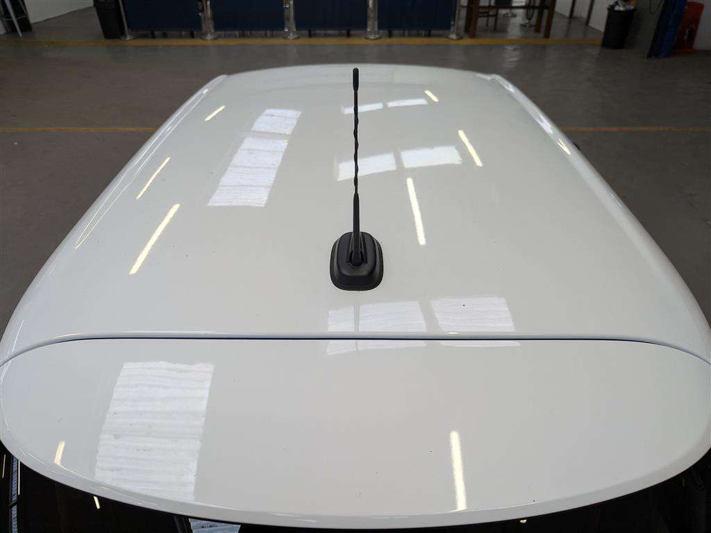 <p>2014 MINI COOPER D</p>