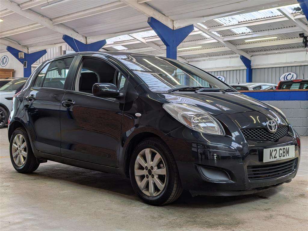 <p>2009 TOYOTA YARIS TR VVT-I</p>