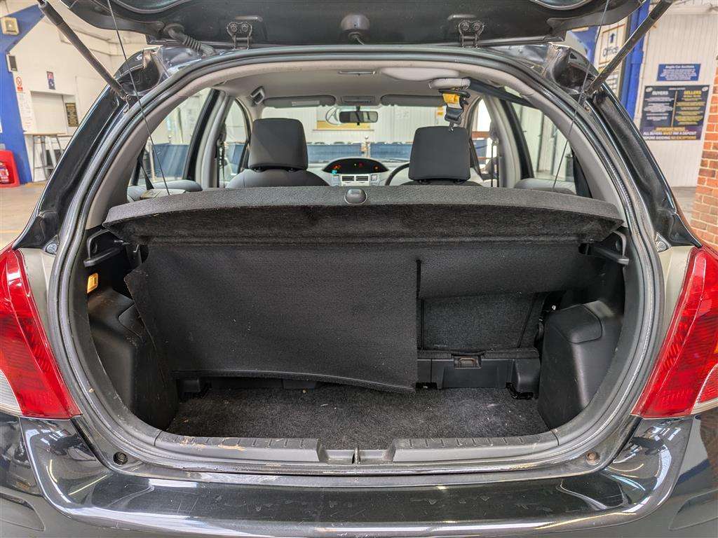 <p>2009 TOYOTA YARIS TR VVT-I</p>