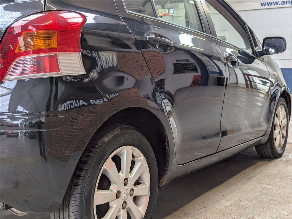 <p>2009 TOYOTA YARIS TR VVT-I</p>