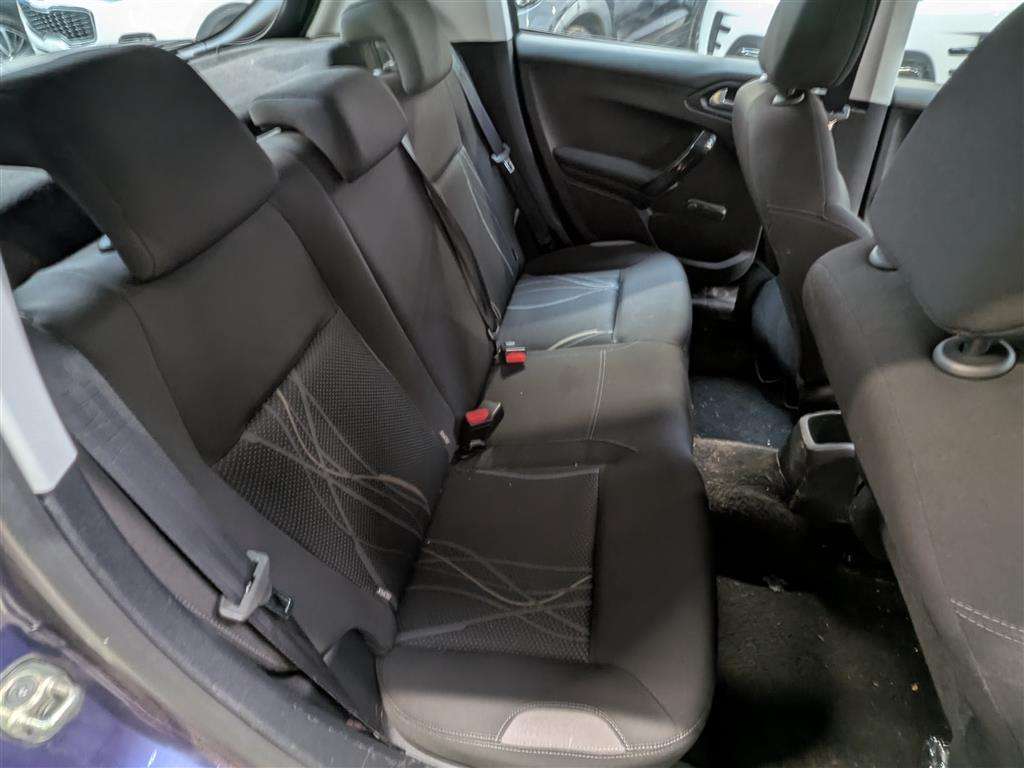 <p>2014 PEUGEOT 208 ACTIVE</p>