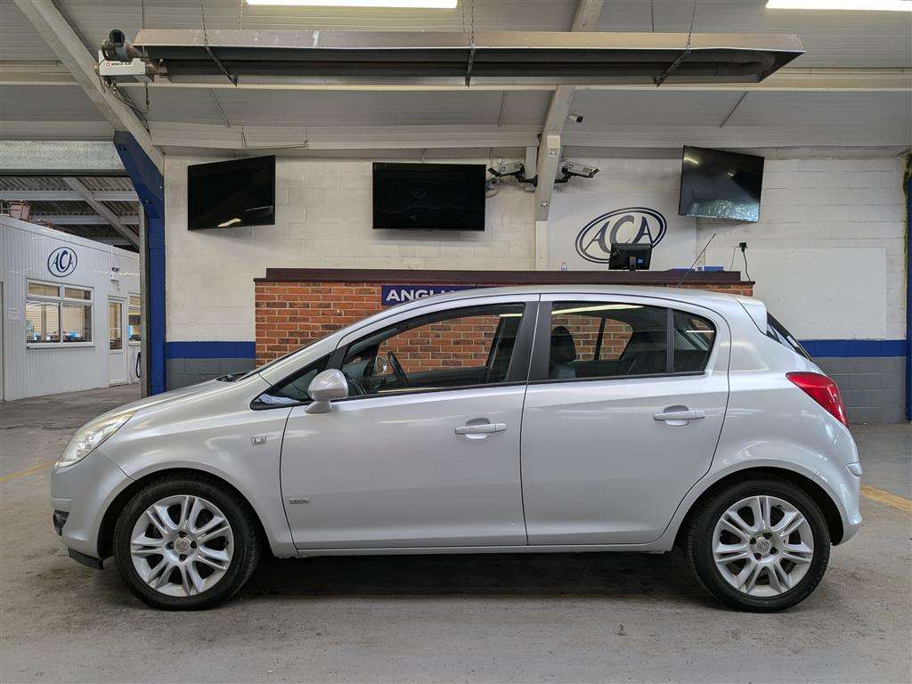 <p>2008 VAUXHALL CORSA DESIGN AUTO</p>