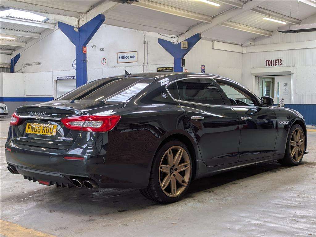 <p>2016 MASERATI QUATTROPORTE DV6 AUTO</p>