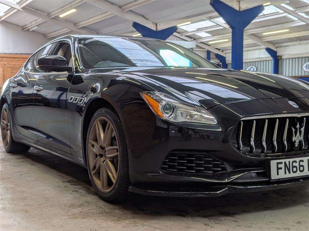 <p>2016 MASERATI QUATTROPORTE DV6 AUTO</p>