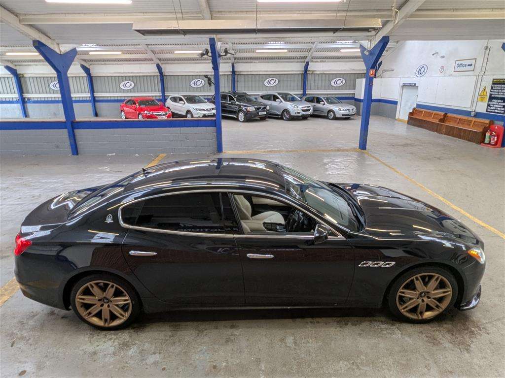 <p>2016 MASERATI QUATTROPORTE DV6 AUTO</p>
