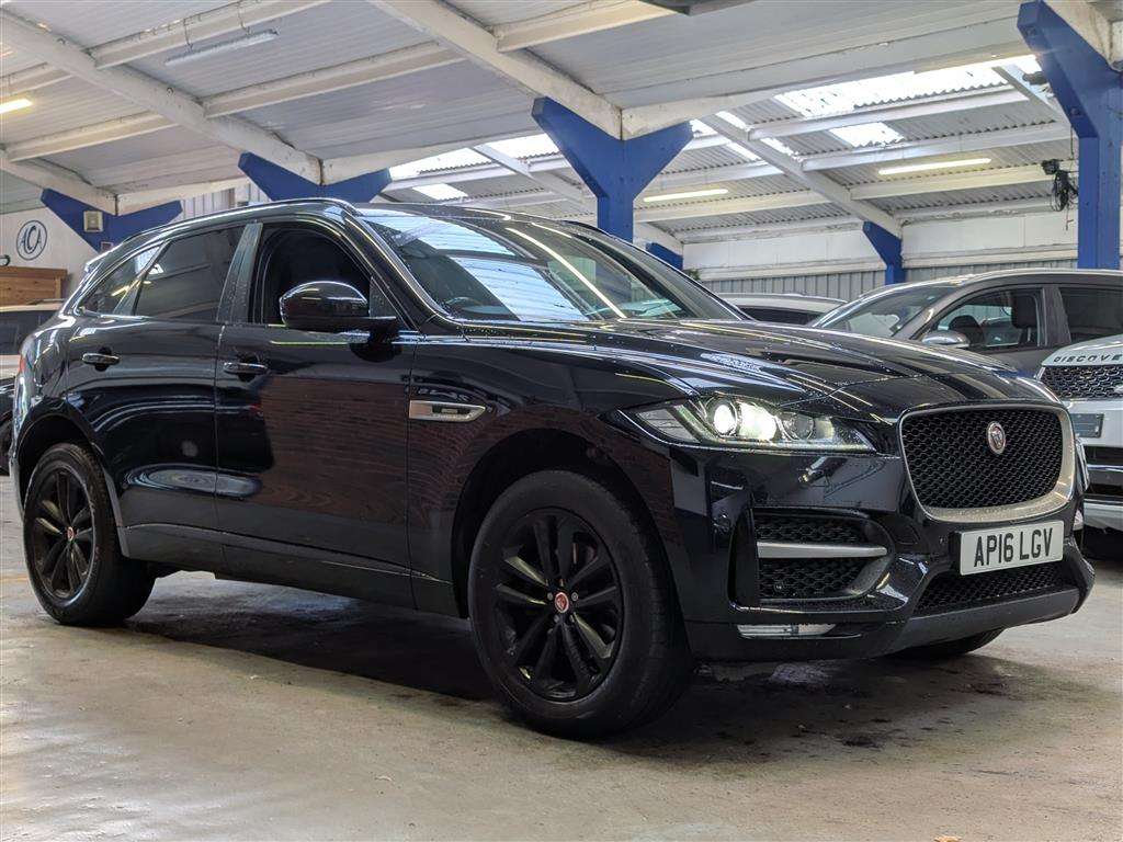 <p>2016 JAGUAR F-PACE R-SPORT AWD D AUTO</p>