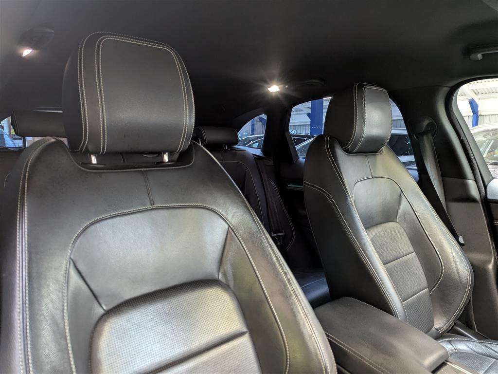 <p>2016 JAGUAR F-PACE R-SPORT AWD D AUTO</p>