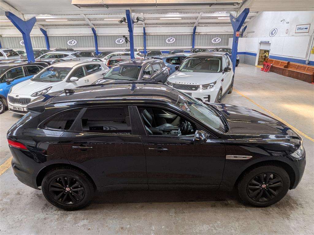 <p>2016 JAGUAR F-PACE R-SPORT AWD D AUTO</p>