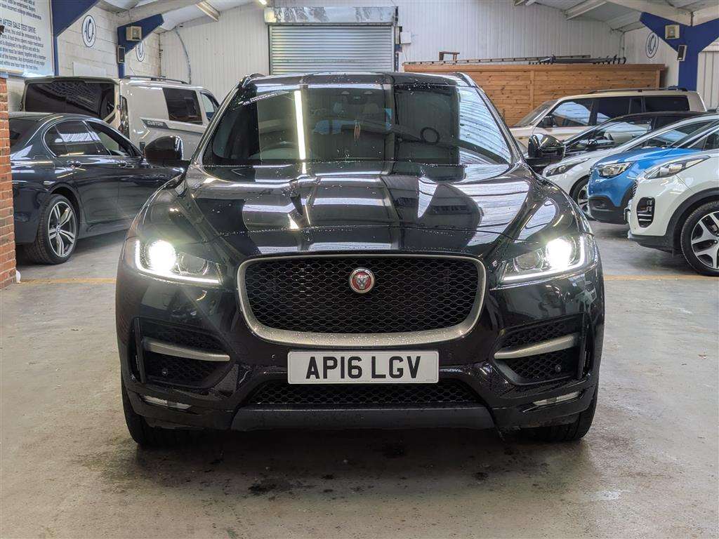 <p>2016 JAGUAR F-PACE R-SPORT AWD D AUTO</p>