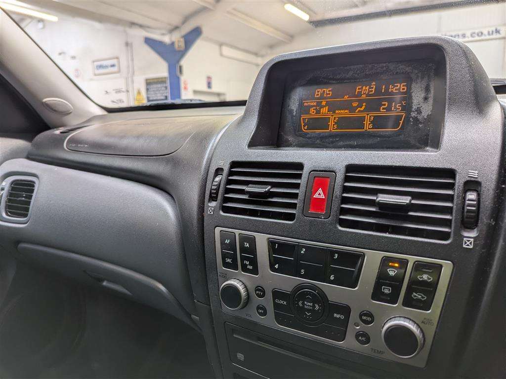 <p>2005 NISSAN ALMERA SE AUTO</p>
