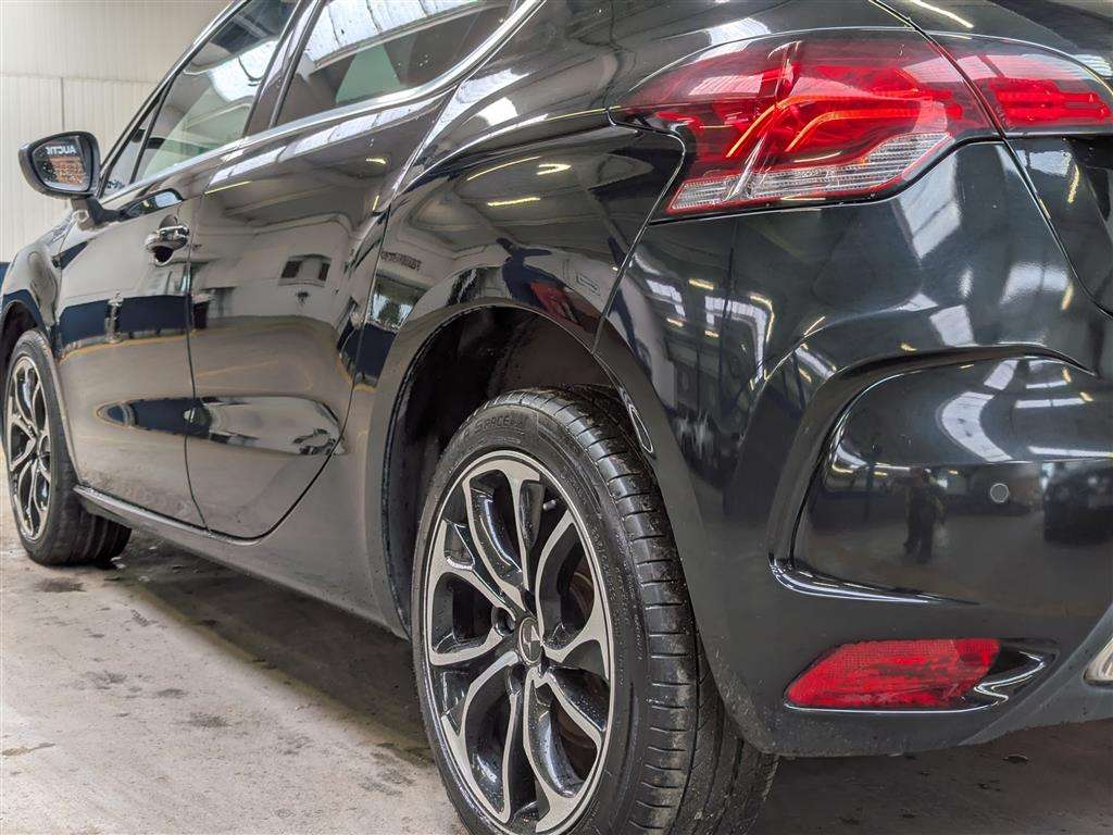 <p>2016 DS DS4 PRESTIGE BLUEHDI S/S</p>