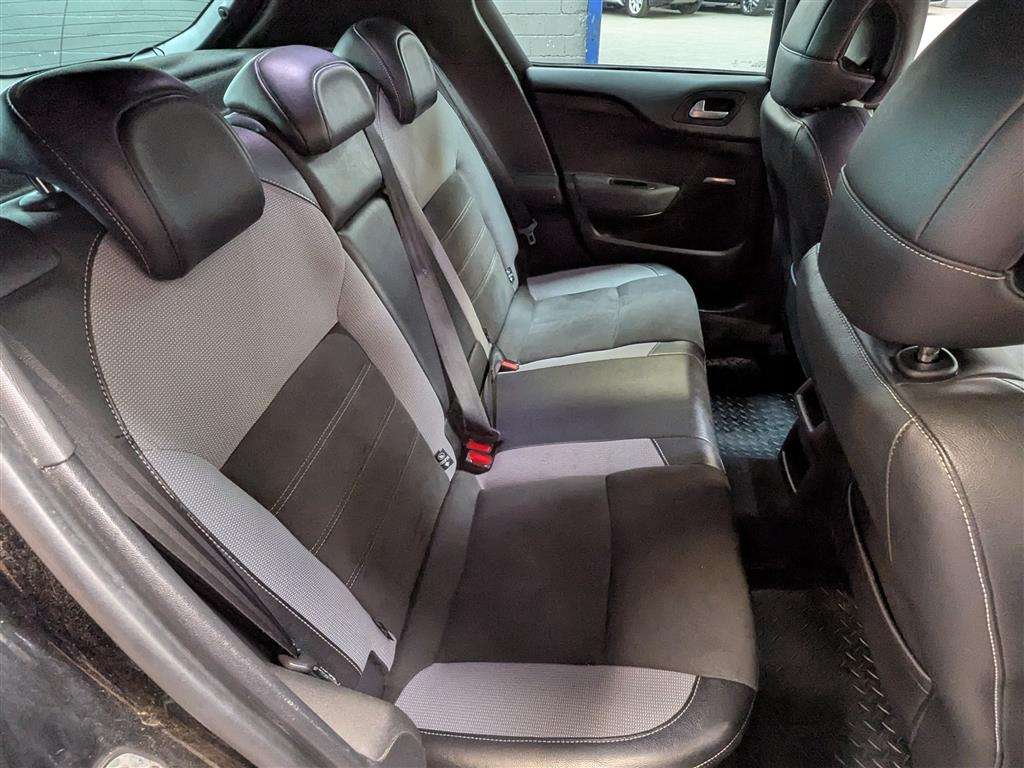 <p>2016 DS DS4 PRESTIGE BLUEHDI S/S</p>