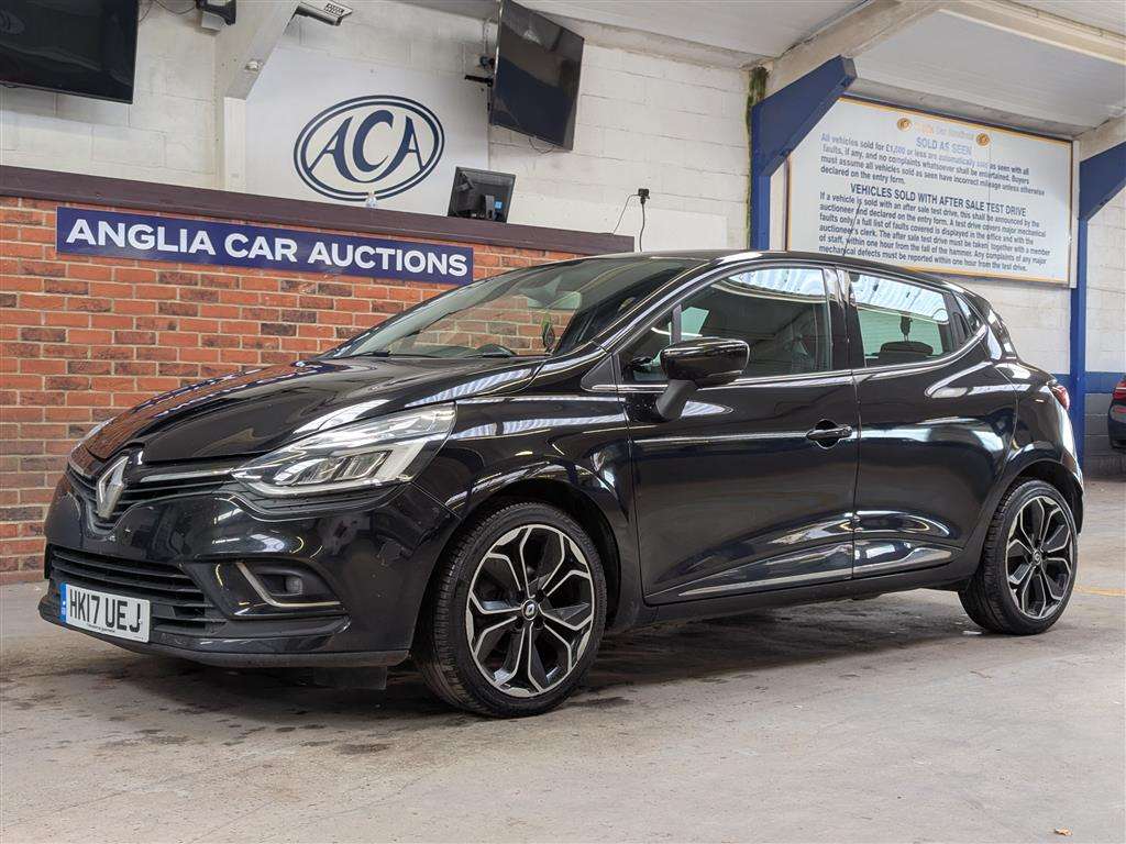 <p>2017 RENAULT CLIO DYNAMIQUE S NAV DCI</p>