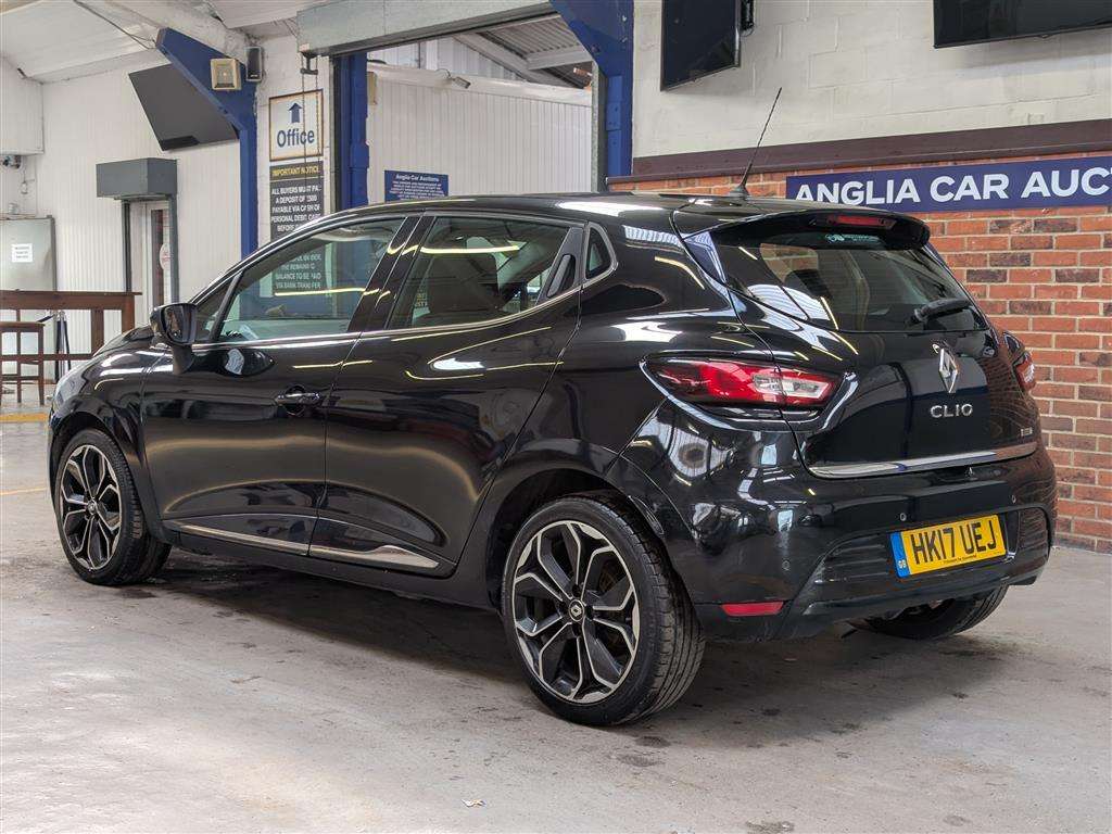 <p>2017 RENAULT CLIO DYNAMIQUE S NAV DCI</p>