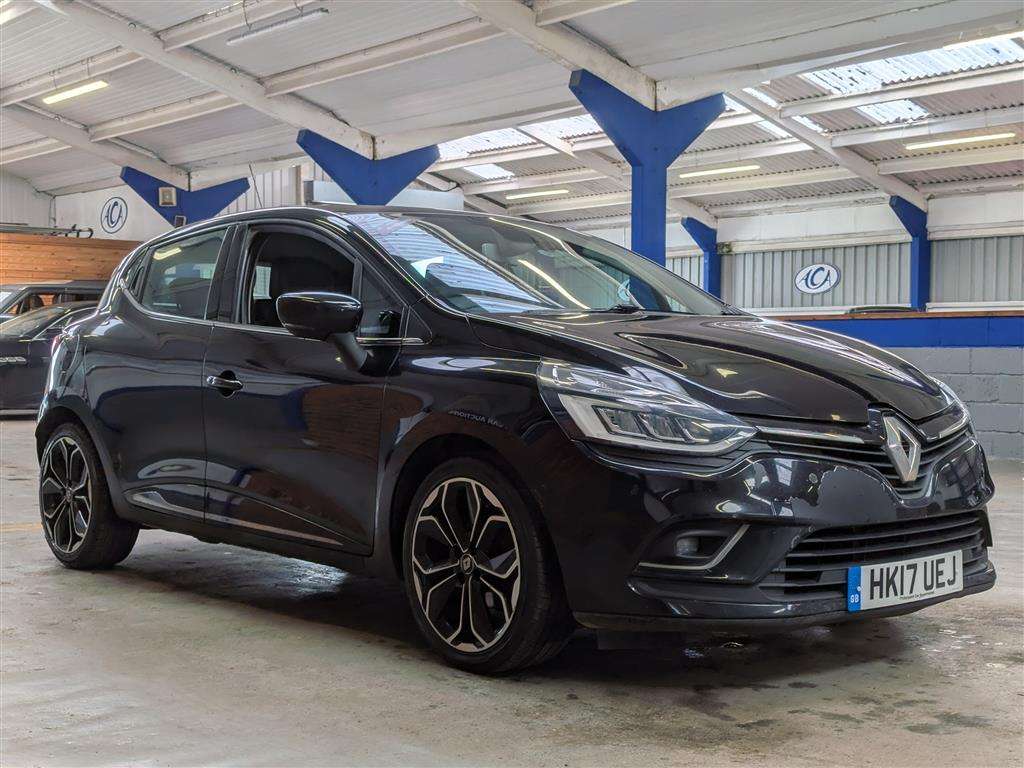 <p>2017 RENAULT CLIO DYNAMIQUE S NAV DCI</p>