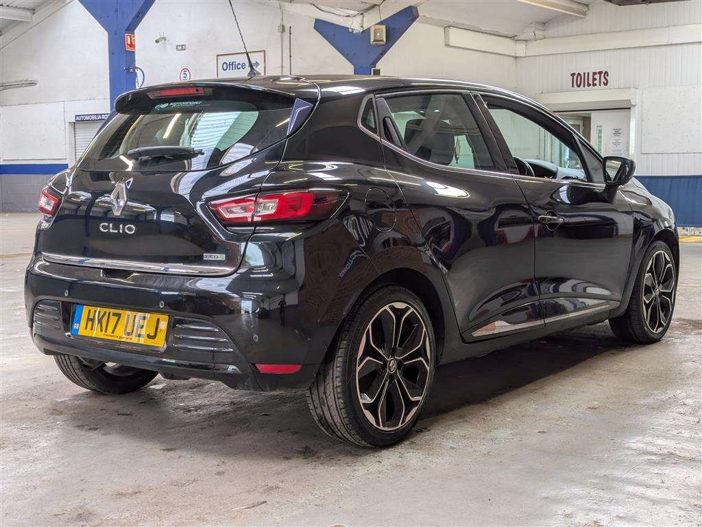 <p>2017 RENAULT CLIO DYNAMIQUE S NAV DCI</p>