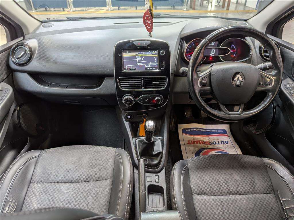 <p>2017 RENAULT CLIO DYNAMIQUE S NAV DCI</p>