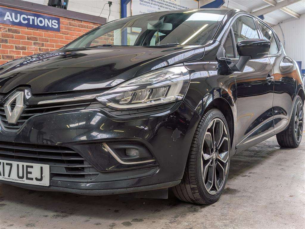 <p>2017 RENAULT CLIO DYNAMIQUE S NAV DCI</p>