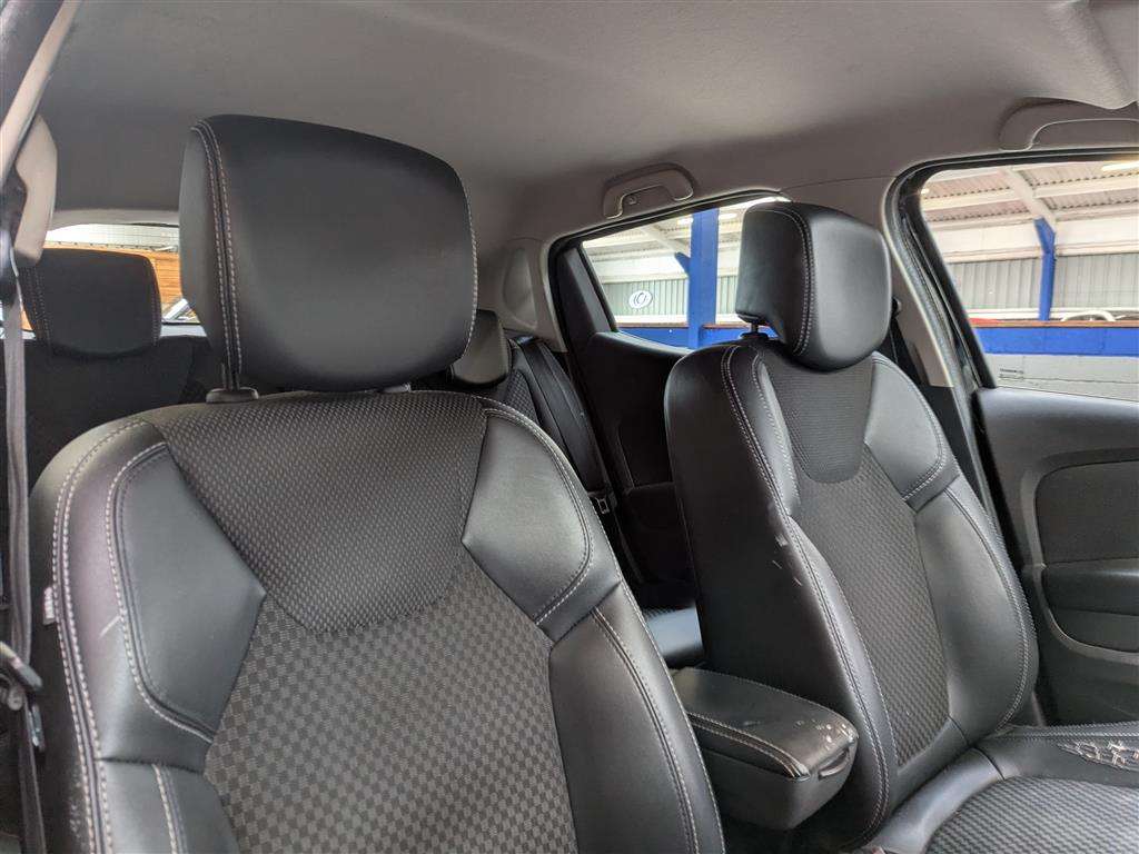 <p>2017 RENAULT CLIO DYNAMIQUE S NAV DCI</p>