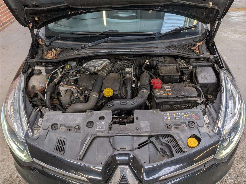 <p>2017 RENAULT CLIO DYNAMIQUE S NAV DCI</p>