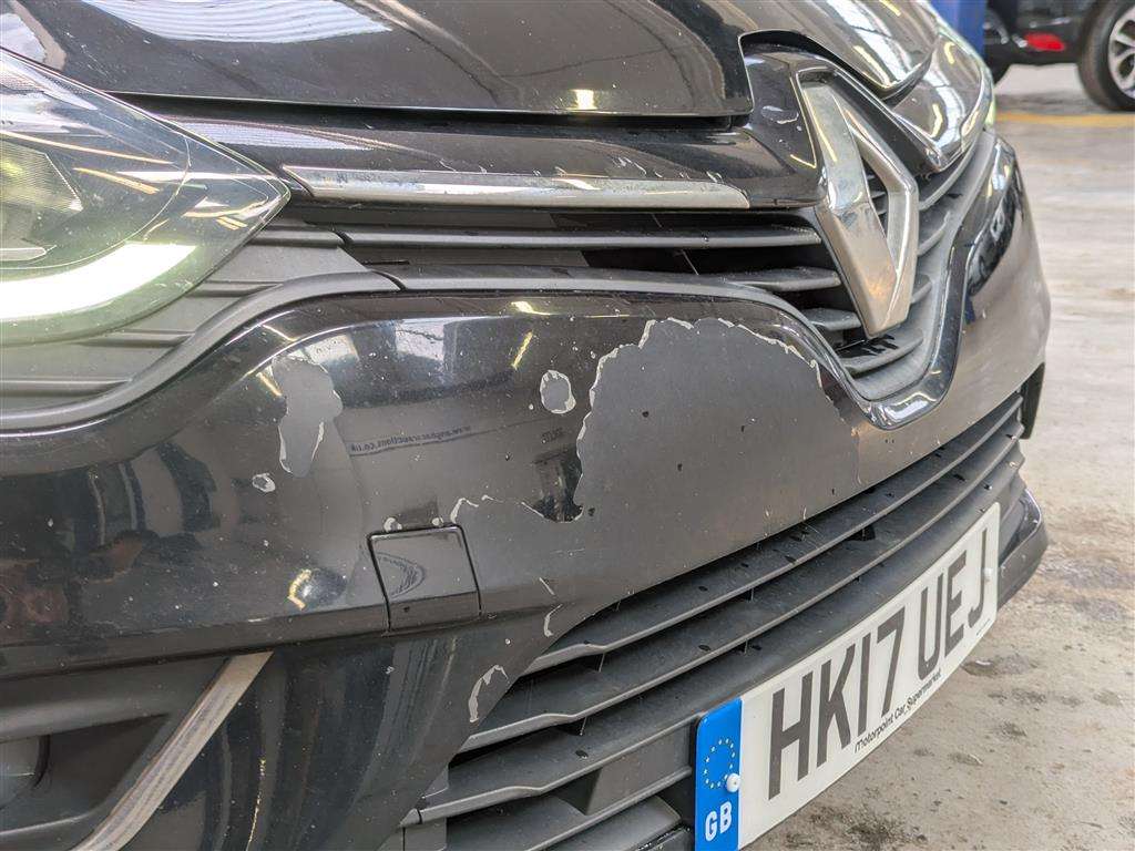 <p>2017 RENAULT CLIO DYNAMIQUE S NAV DCI</p>