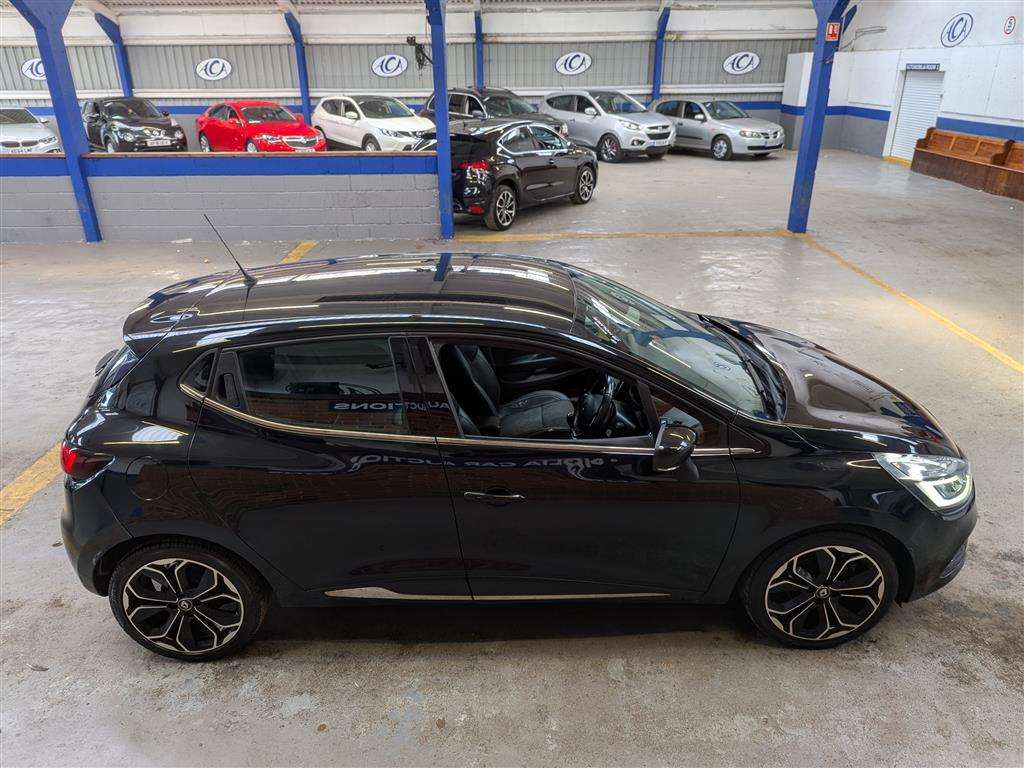 <p>2017 RENAULT CLIO DYNAMIQUE S NAV DCI</p>