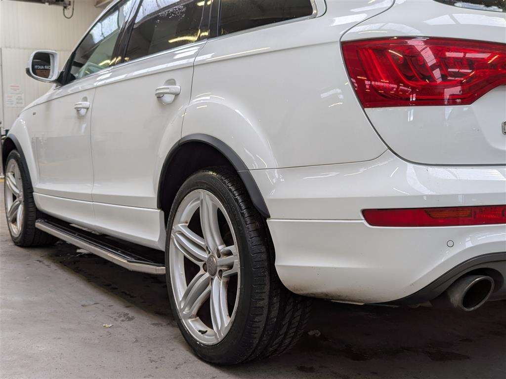 <p>2011 AUDI Q7 S LINE TDI 245 QUATTRO</p>