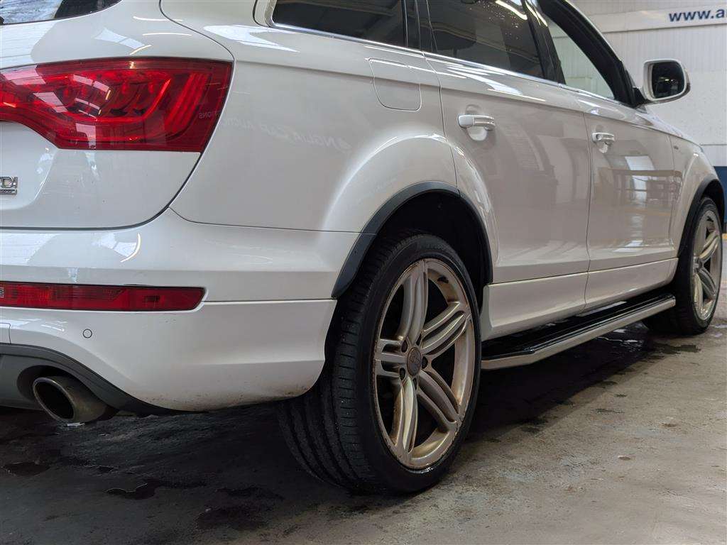 <p>2011 AUDI Q7 S LINE TDI 245 QUATTRO</p>