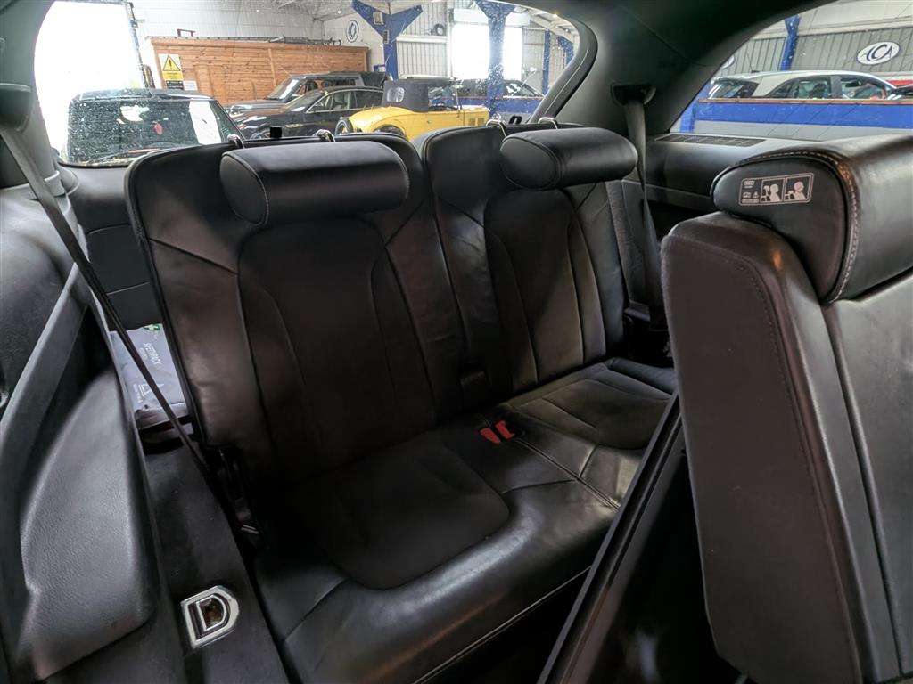 <p>2011 AUDI Q7 S LINE TDI 245 QUATTRO</p>